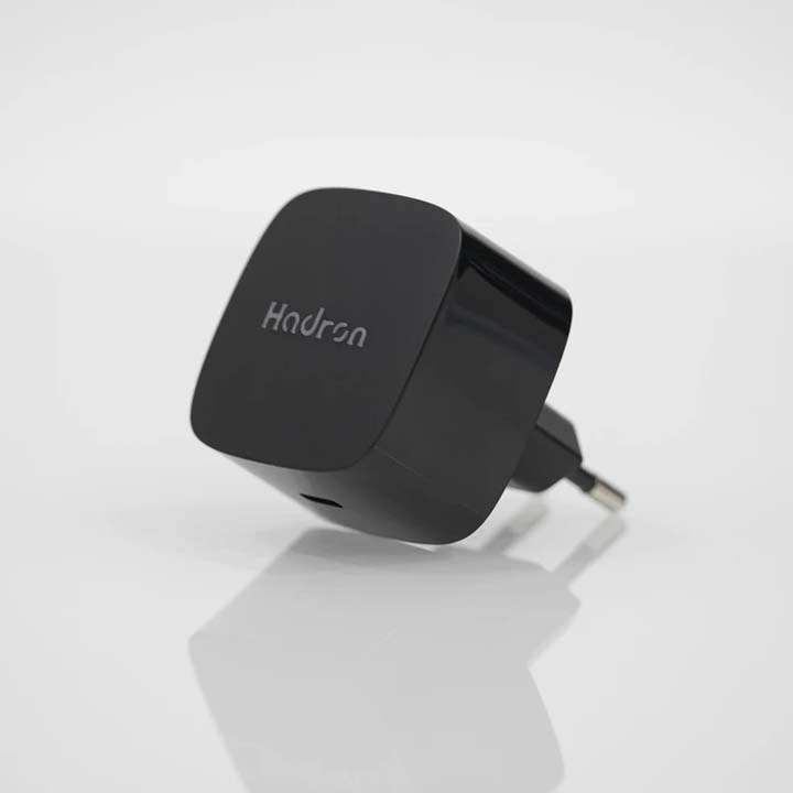 شارژر دیواری هادرون 33 وات مدل Hadron C1013 با یک خروجی USB-C با گارانتی 24 ماهه شرکتی — تصویر ۲
