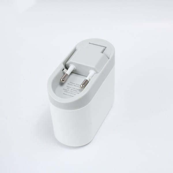 شارژر دیواری 42W بودی دو پین سری قابل چرخش با 3 پورت مدل AC028TE با گارانتی 18 ماهه (6 ماه تعویض) — تصویر ۴